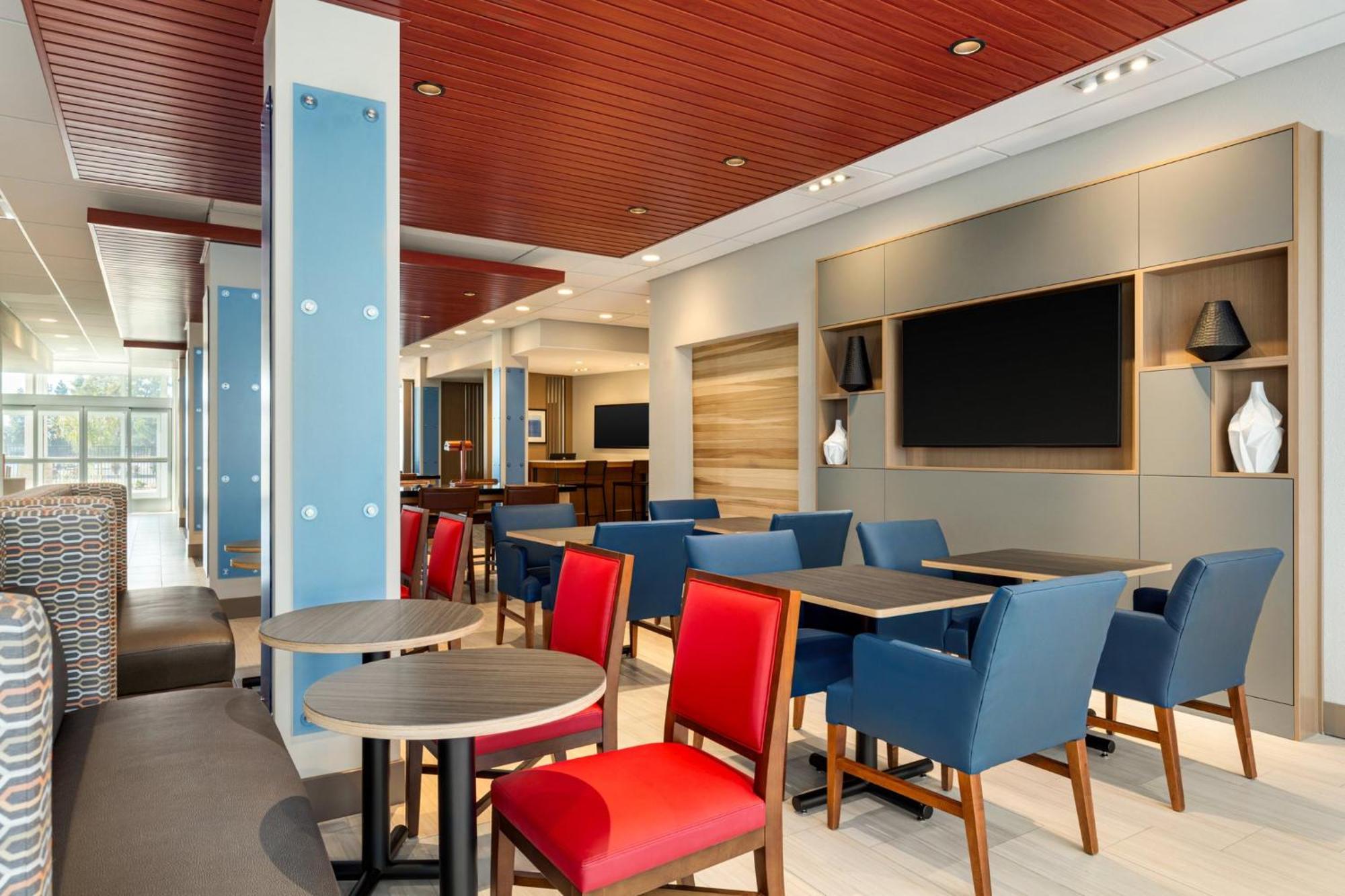Holiday Inn Express & Suites Hayward - Castro Valley By Ihg Ngoại thất bức ảnh