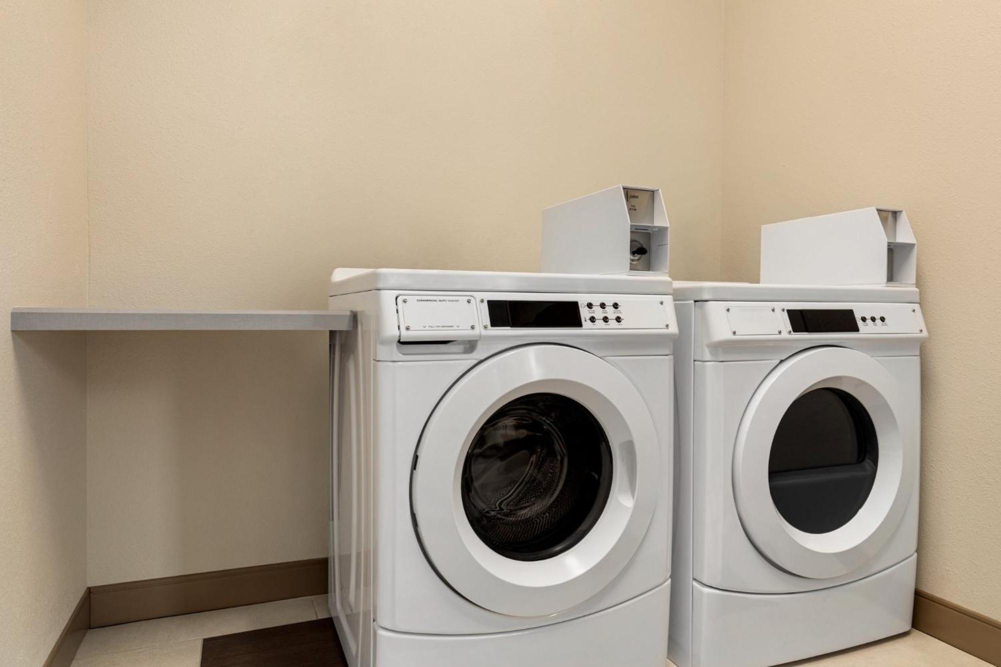 Holiday Inn Express & Suites Hayward - Castro Valley By Ihg Ngoại thất bức ảnh